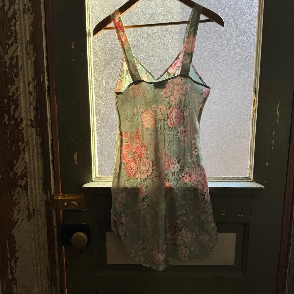 VTG Floral Satin Slip Dress in Sage Green and Blush Pink - Picture 7 of 10
